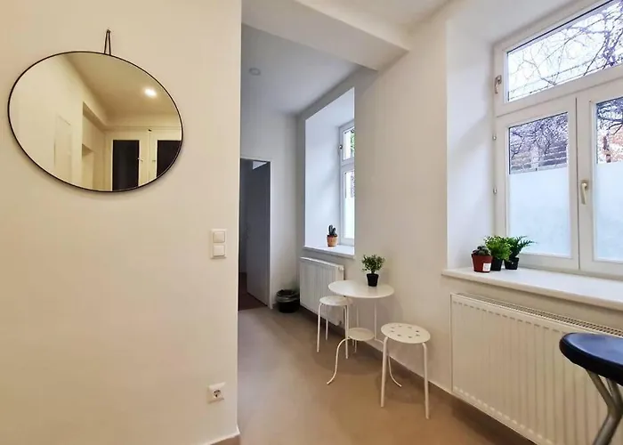 New!l! Exclusive Near Opera Apartment